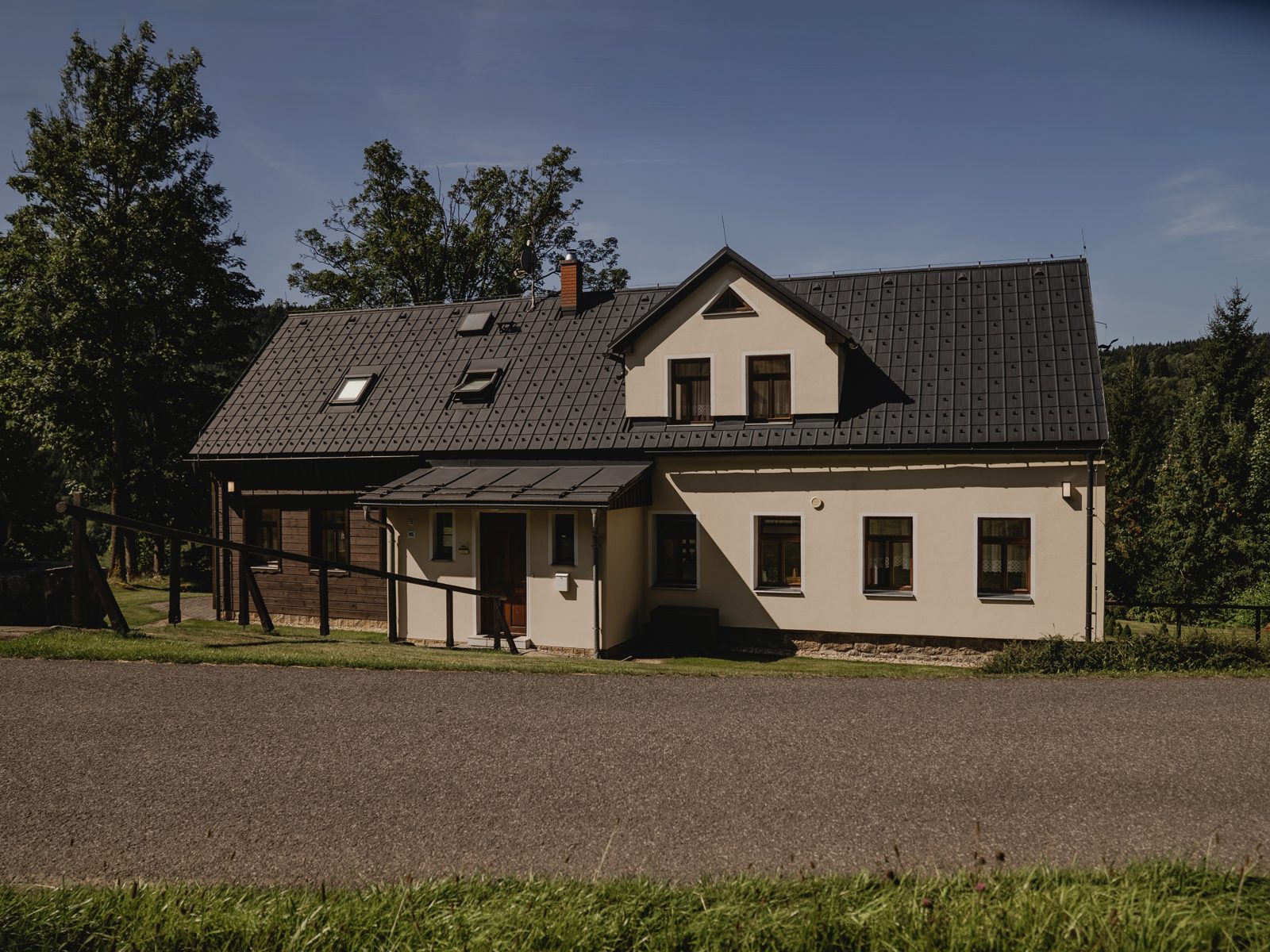 Penzion Ampra od cesty